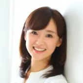 大里 希世 氏