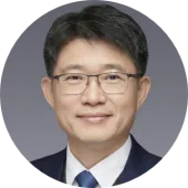 Jeongdong Choe headshot 