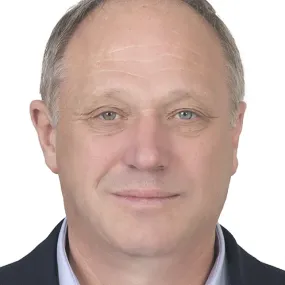 Daniel Wiederin headshot