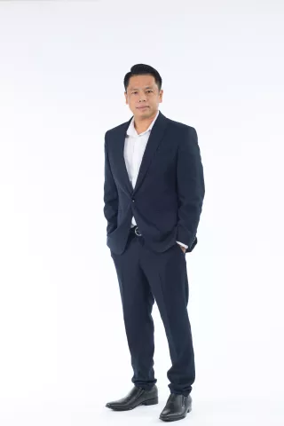 dr Nathapong